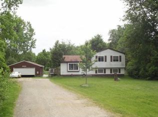 9201 W Allen Rd, Fowlerville, MI 48836