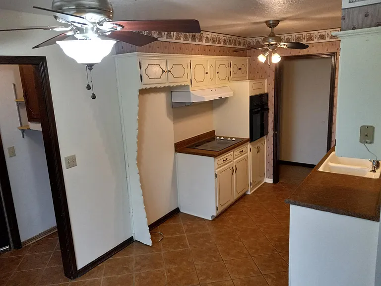 205 W Okarche Ave — Photo 4