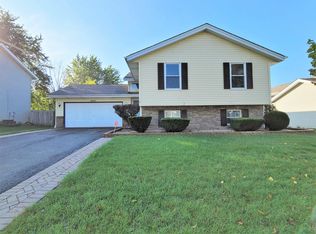 6447 Maeve Ln, Rockford, IL 61107