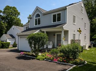 6 Caroline Farms Rd UNIT 7, Cos Cob, CT 06807