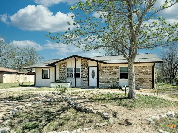 818 Kimbro St, Taylor, TX 76574