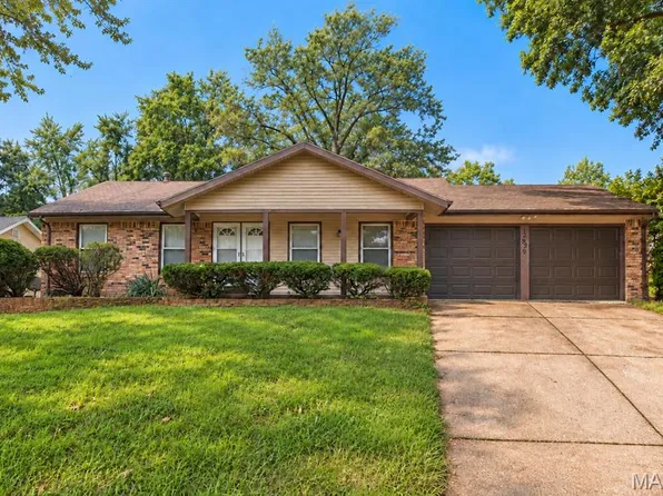 12929 Covington Gardens Dr, Saint Louis, MO 63138