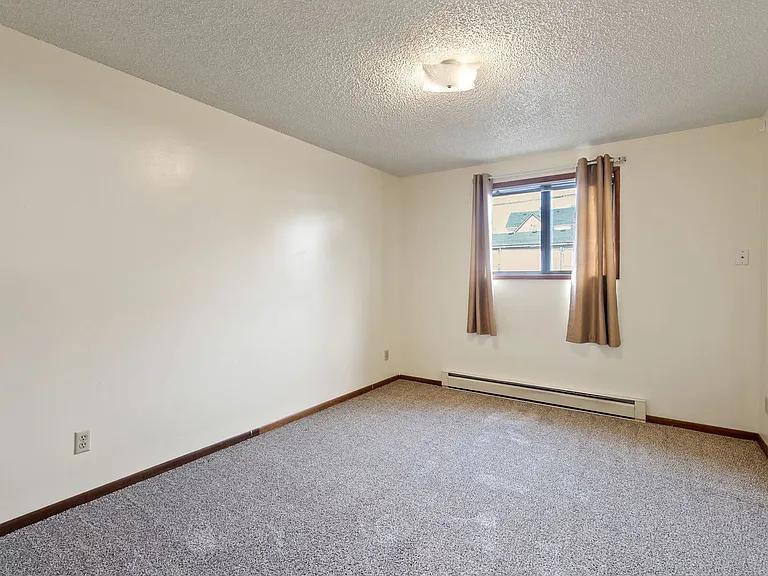 511 E Augusta Ave — Photo 9