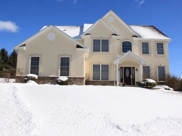 5139 Cassidy Dr, Schnecksville, PA 18078