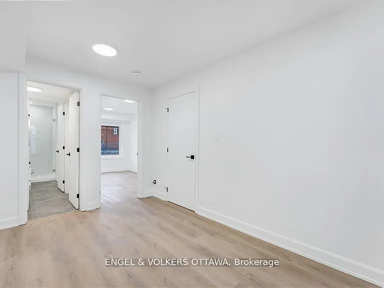 4 Monk St #2 — Photo 4