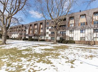 13200 W Heiden Cir UNIT 2102, Lake Bluff, IL 60044