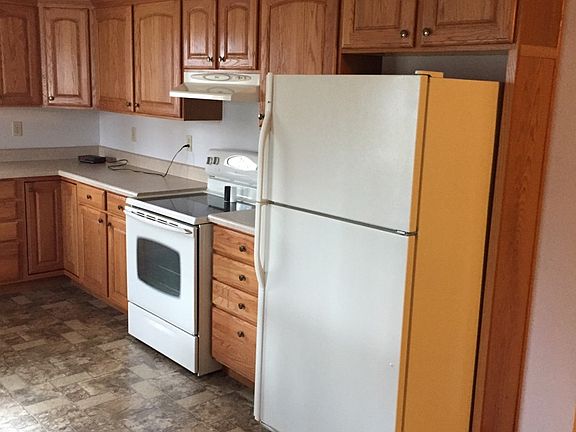 5th image of 1353 S Metro Dr