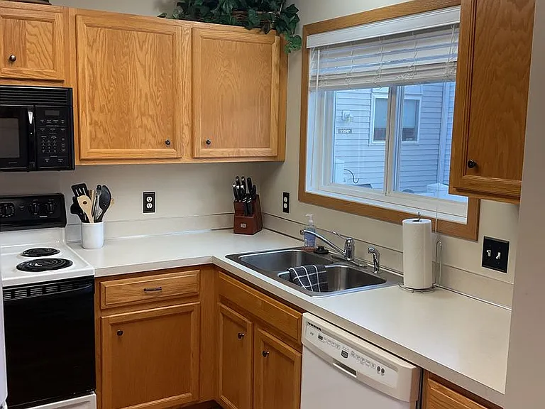 15539 Float Ln — Photo 5
