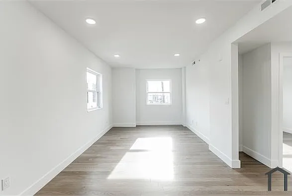 1611 Foulkrod St #304 — Photo 2