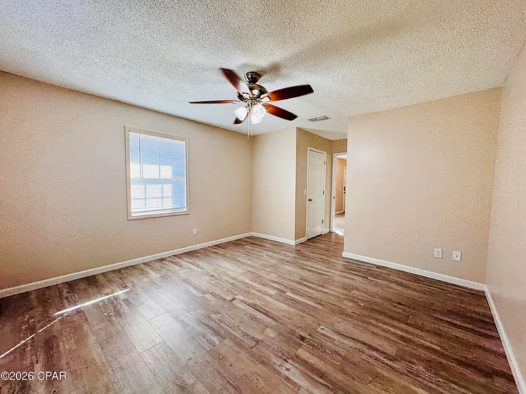 163 Lauren Ln — Photo 10