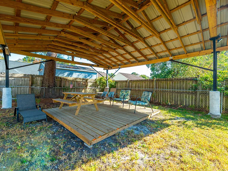 114 Cambridge Rd — Photo 8