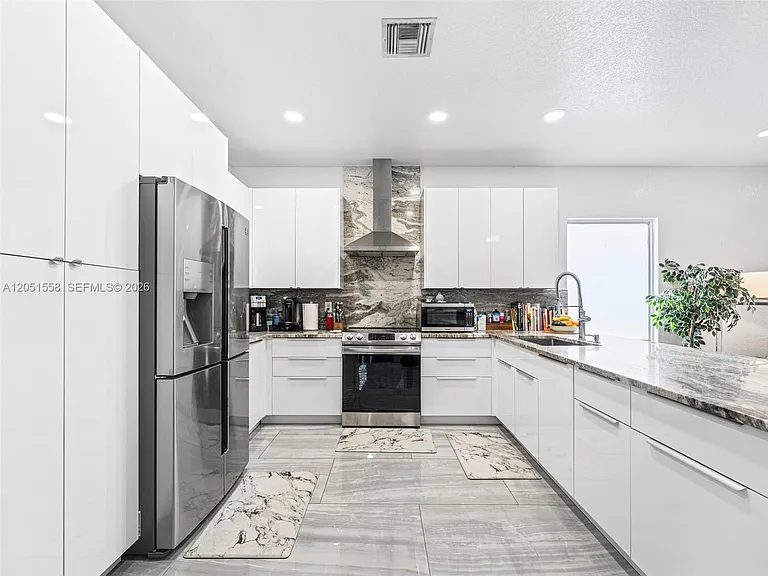 135 Catania Way — Photo 3