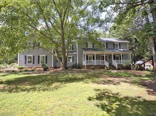 5960 Woodfield Dr, Kernersville, NC 27284