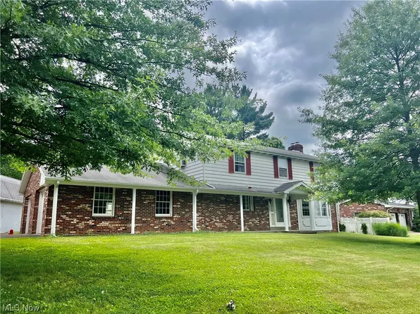 202 Carroll Dr, Saint Clairsville, OH 43950