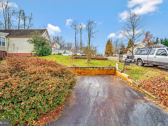3rd image of 14756 Porterfield Dr