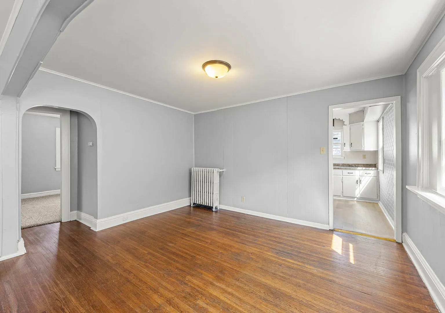 4 bed, 2240 sqft, $2,500 — Photo 2