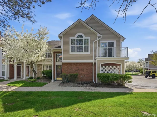 56471 Scotland Blvd, Shelby Township, MI 48316