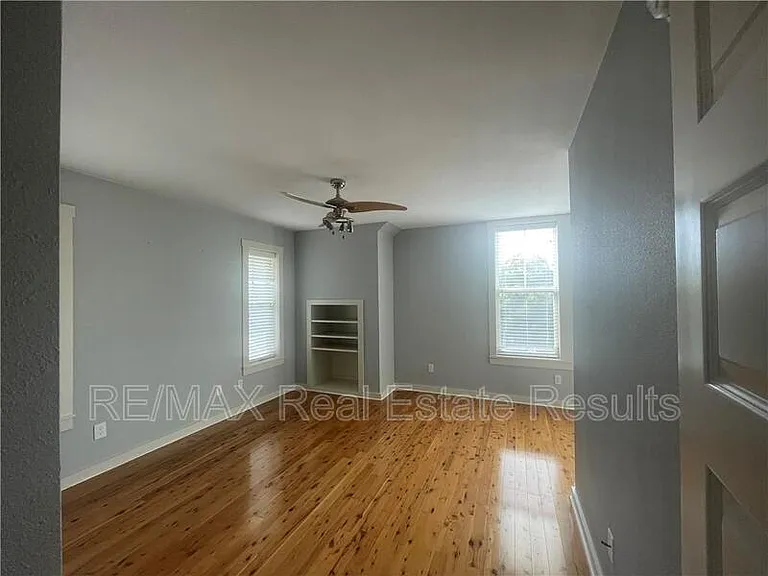 103 SE G Ct — Photo 7