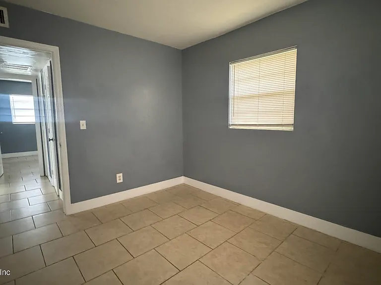 1052 Maynard St #1056 — Photo 4