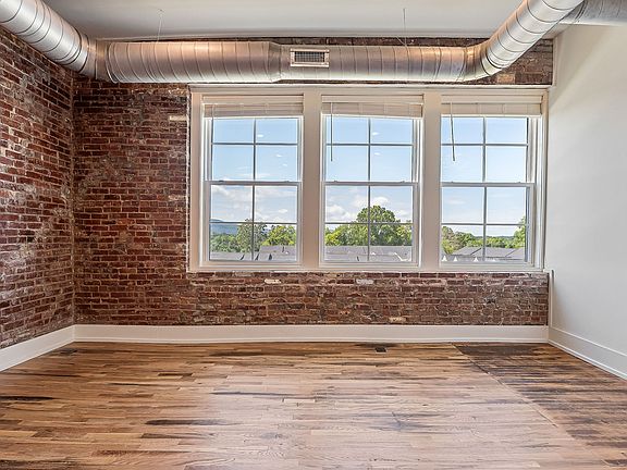 5th image of 211 W Colville St #305