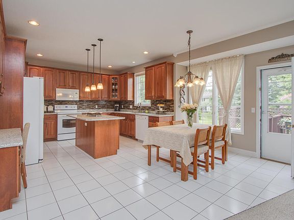 3rd image of 6180 Karabrook Ct