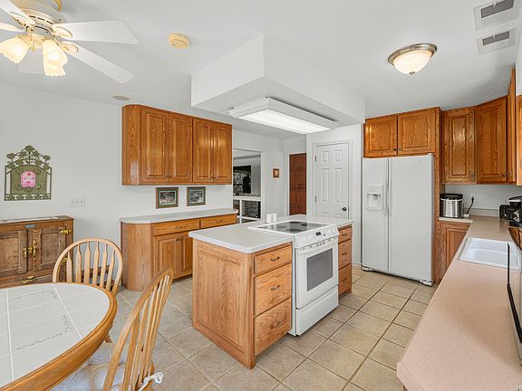 4th image of 141 DREW LN