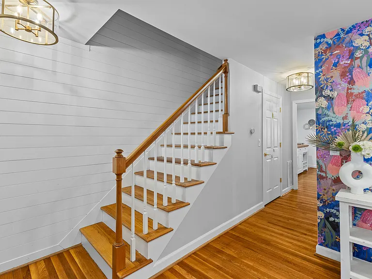 146 Broad St #B — Photo 5