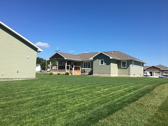 3rd image of 3959 Norseman Ave