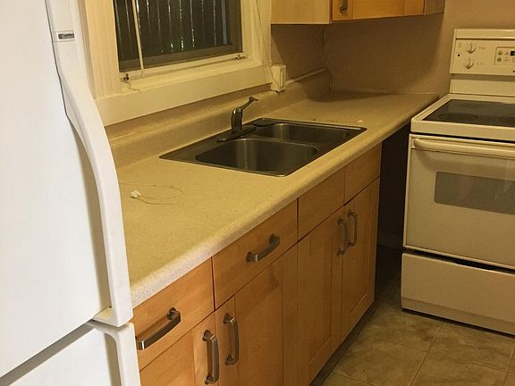 3rd image of 1343 Fawcett Ave #B
