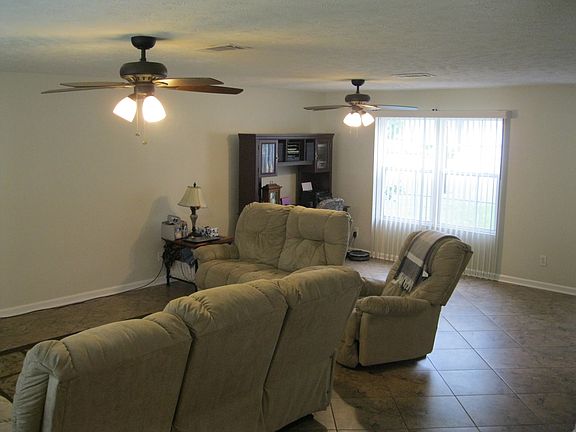 4th image of 726 General Barksdale Dr