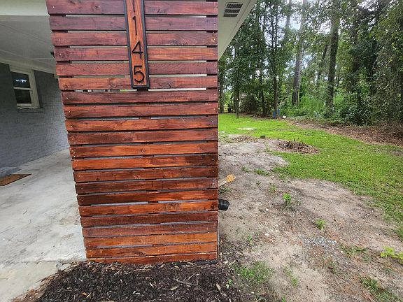 5th image of 1145 Honeysuckle Dr