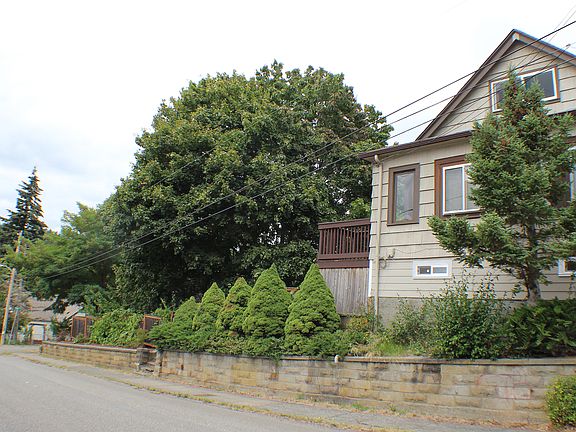 2nd image of 2212 1st St