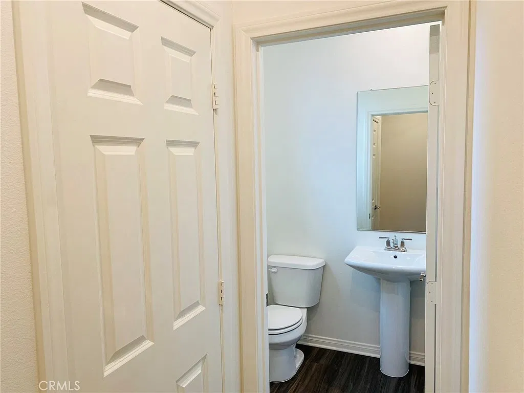 3 bed, 2.5 bath, 1796 sqft, $3,200 — Photo 4