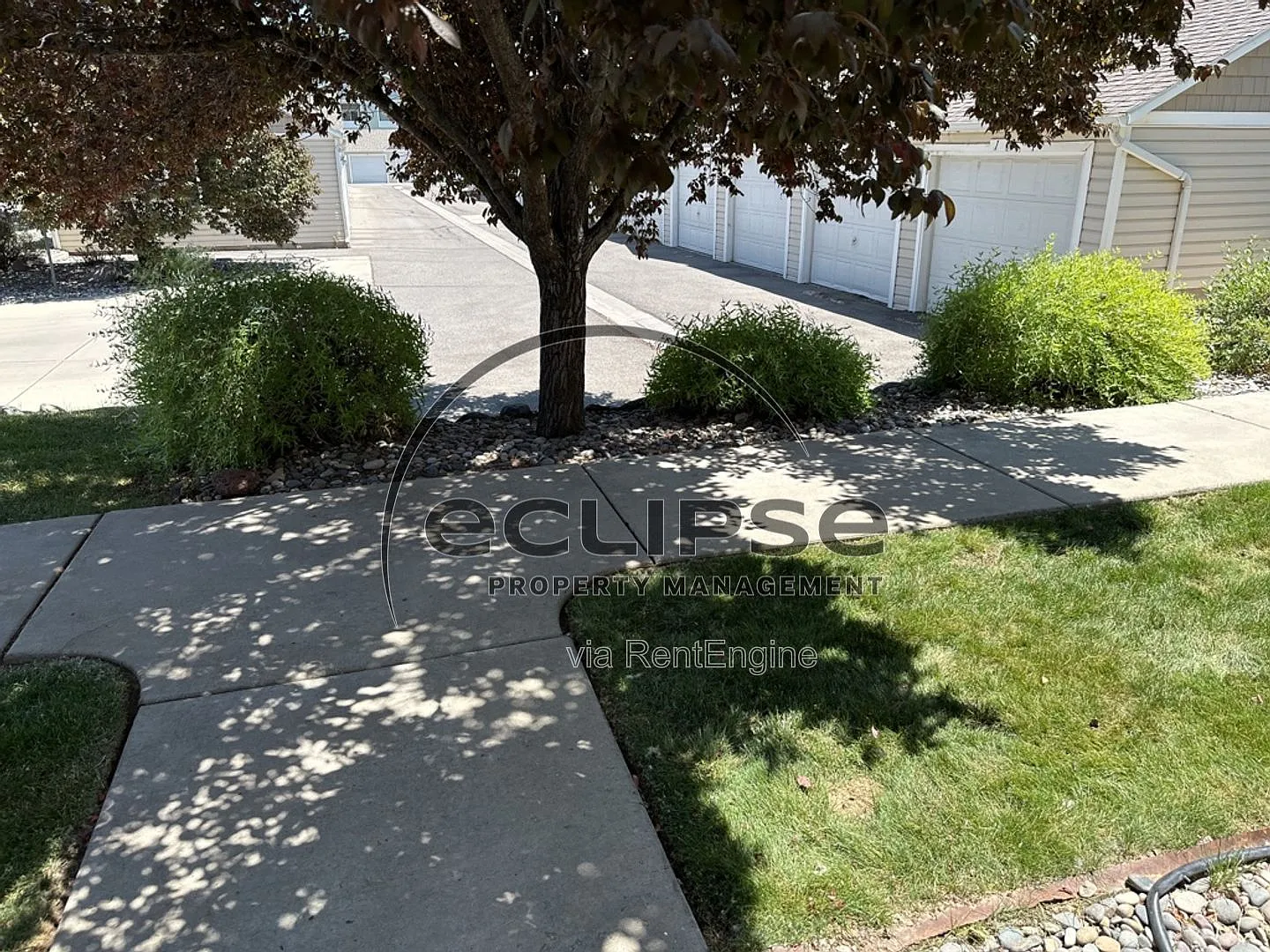 3 bed, 2.0 bath, 1218 sqft, $1,700 — Photo 2