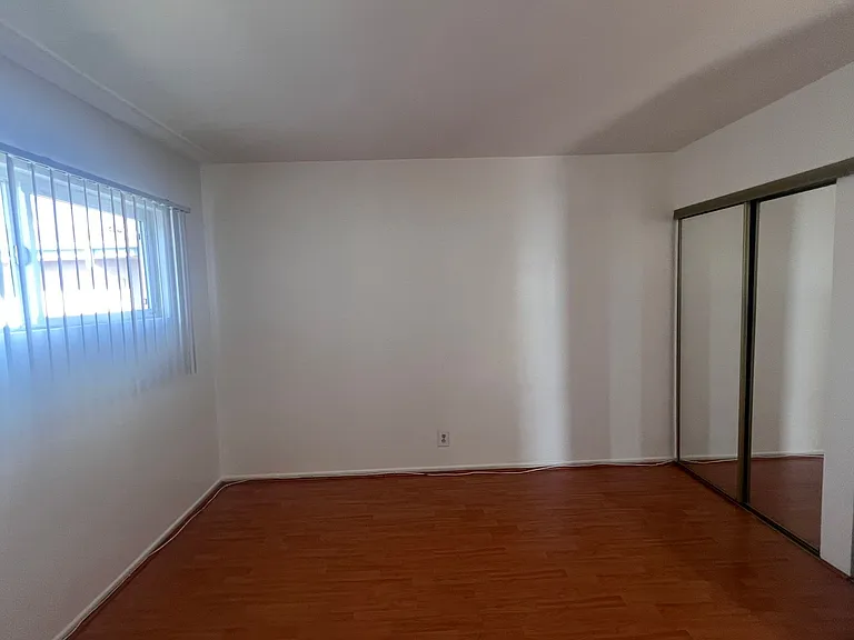 5350 Russell Avenue — Photo 29