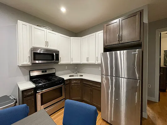 Rented by Aron Fried, LREB | media 6