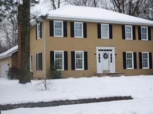 2913 Georgetown Dr, Midland, MI
