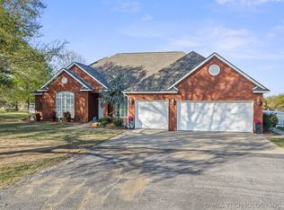 411 Smoking Oaks Dr, Ardmore, OK 73401