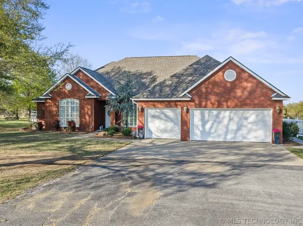 411 Smoking Oaks Dr, Ardmore, OK 73401