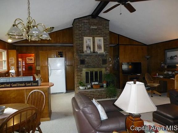 3rd image of 303 Dogwood Pl