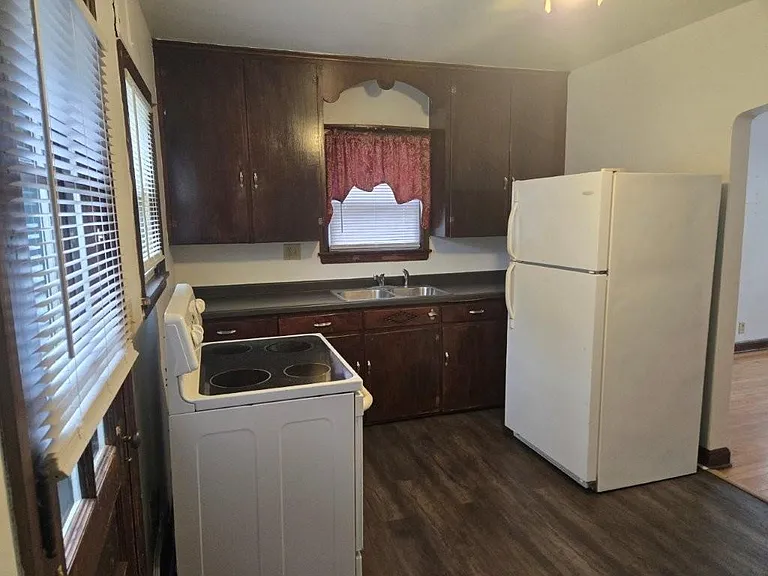 2737 Commercial Ave #1 — Photo 10