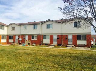 20901 Washington Dr, Roseville, MI 48066