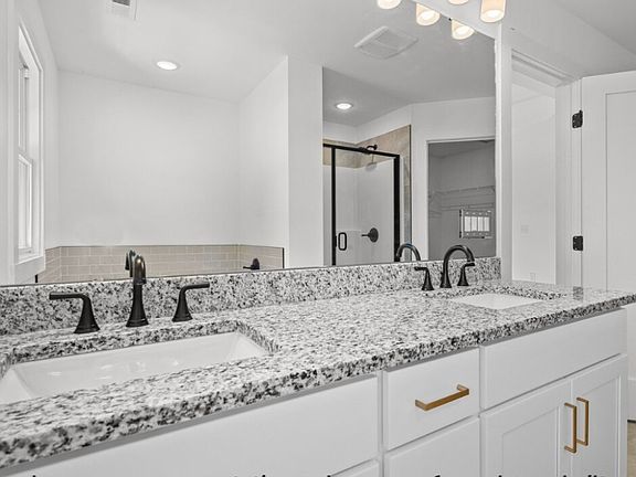 3rd image of 9790 Rockfish Rd