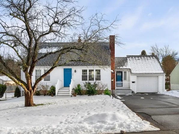 13 Douglass Way, Exeter, NH 03833