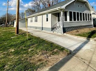 1338 Maple Ave, Terre Haute, IN 47804