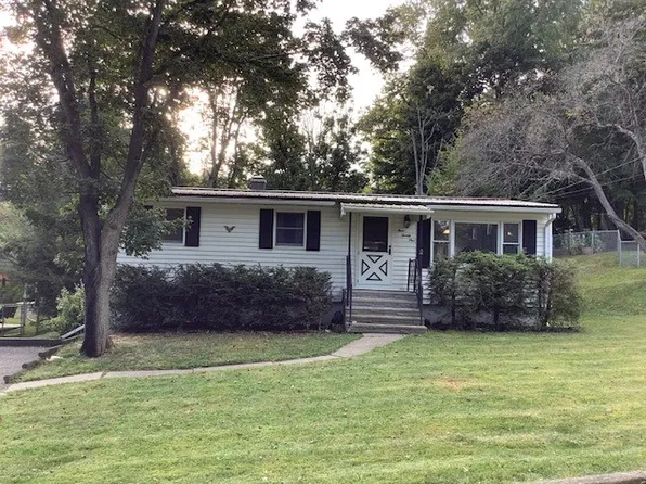 421 Fernwood Ave, Johnson City, NY 13790