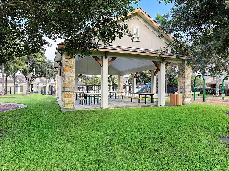 1125 Shady Knoll Ln — Photo 43