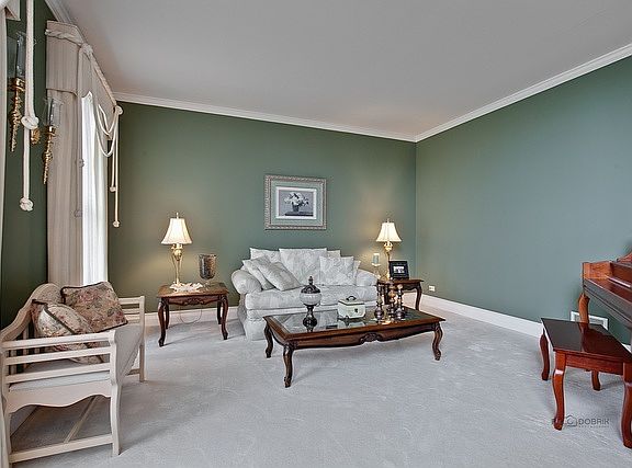 5th image of 670 Middleton Ln