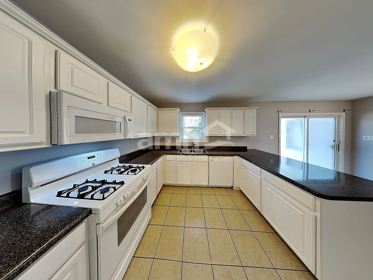 4 bed, 2.5 bath, 2235 sqft, $3,545 — Photo 4