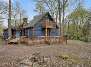 8 Buttonwood Rd, Lake Harmony, PA 18624
